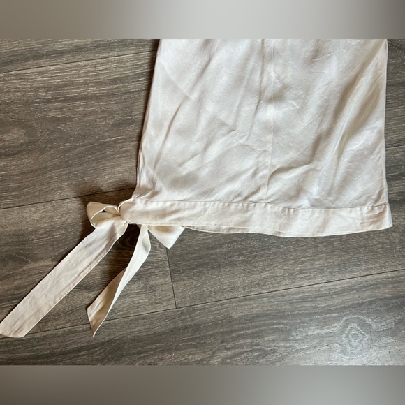 Vince silk sleeveless turtleneck side tie blouse size m - Picture 7 of 10